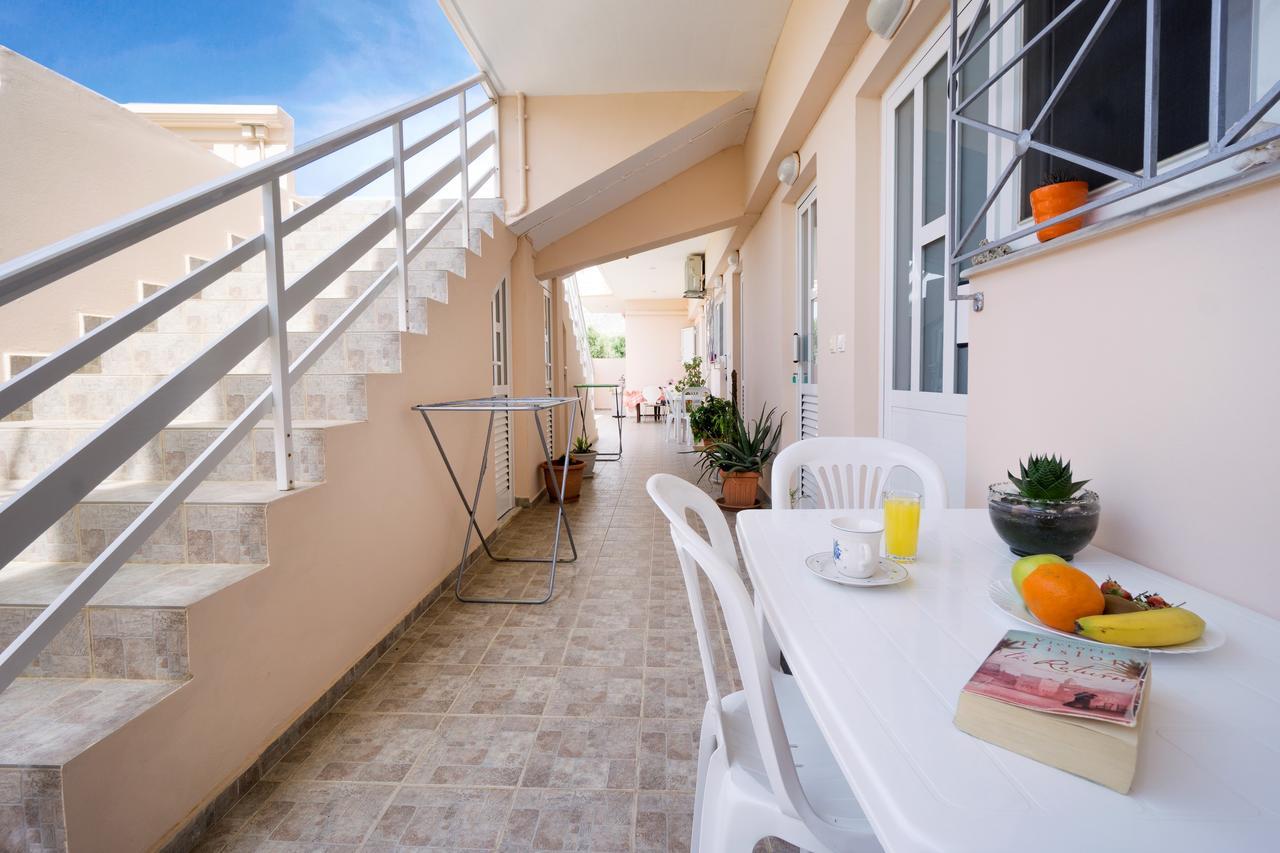 Skamagkas G. Apartments Stavrós エクステリア 写真